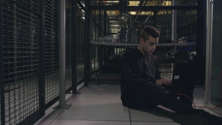 Illustration for article titled Hacker Drama Mr. Robot Is Scary, Paranoia-Inducing, and Awesome